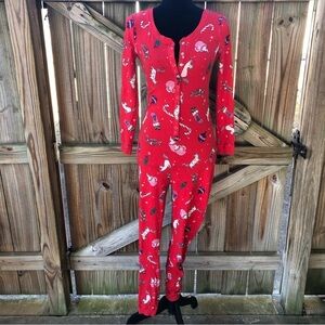 HM Divided Red Adult Onesie Long Sleeve Pajamas with Holiday Motif Size 2